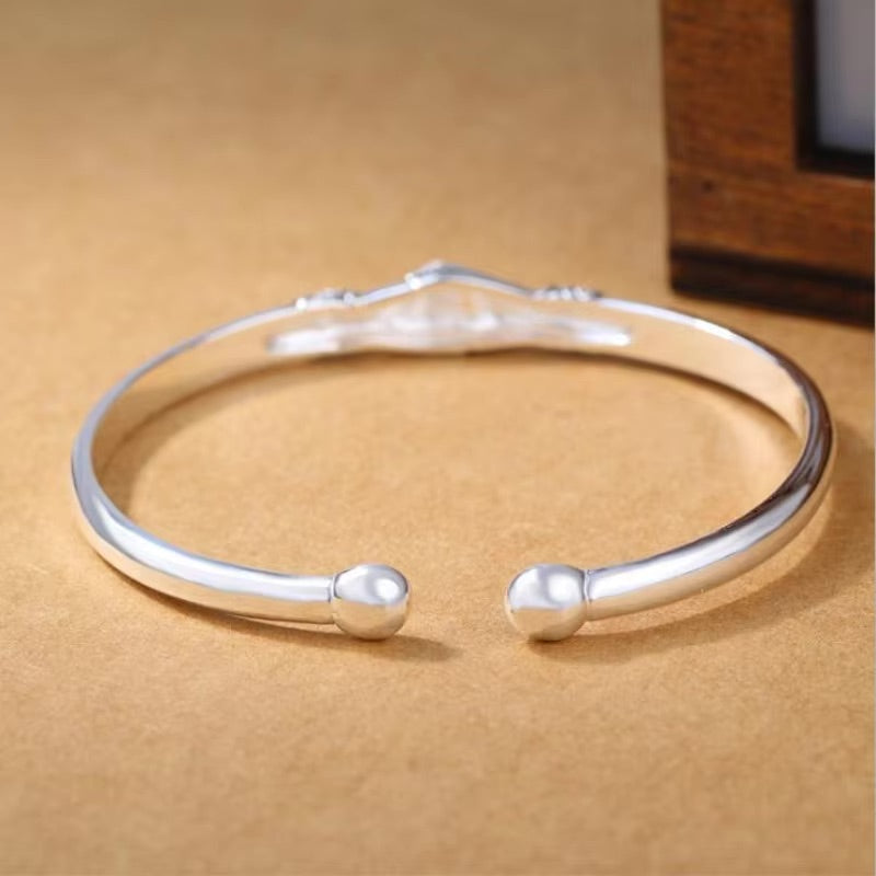 Elegant Retro 925 Sterling Silver Friendship Bracelet – Creative Handshake Bangle for Women