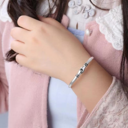 Elegant Retro 925 Sterling Silver Friendship Bracelet – Creative Handshake Bangle for Women