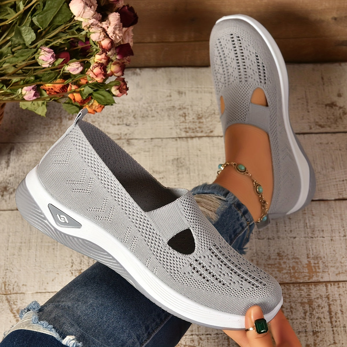 Comfortable Low-Top Fabric Slip-On Sneakers - Breathable, Lightweight, and Easy to Wear for Casual Walking and Outdoor Activities - All-Season