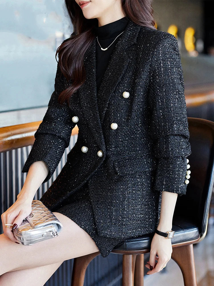 "2024 Autumn-Winter Black Plaid Elegant Office Wear: Women's 2-Piece Blazer and Short Pant Suit Set"